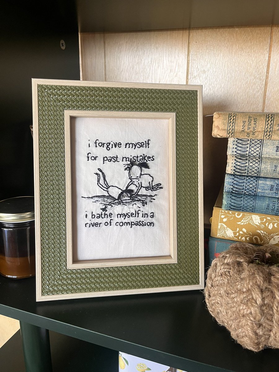 TheRachler's tweet photo. Found a new craft and it’s embroidering and framing @pants https://t.co/u1IlTAPzEc