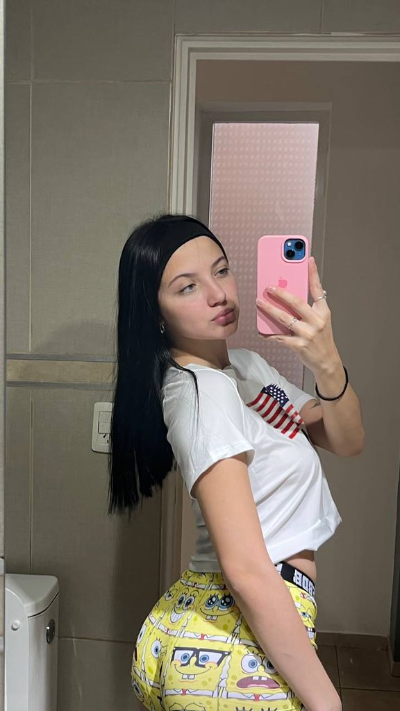 yourssmillie_'s tweet photo. Leaving u with a little something to remember🤭 https://t.co/O77EmyBT79