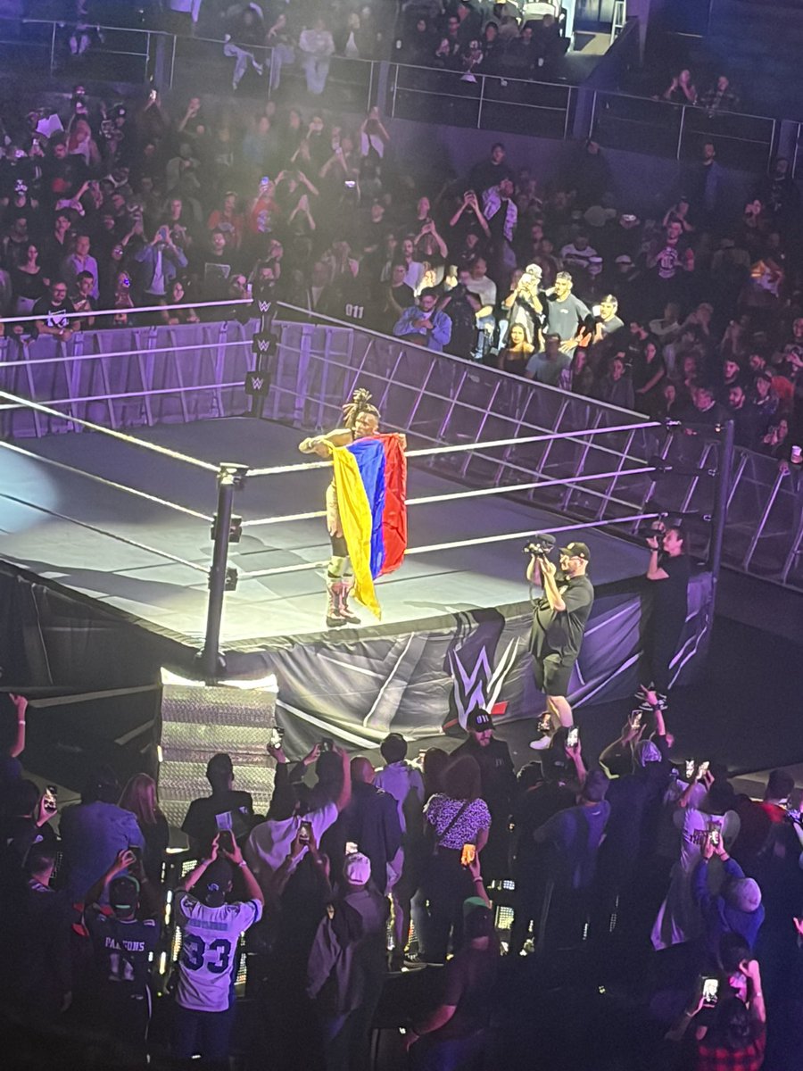 juanchitox_7's tweet photo. @WWEJeVonEvans You the fucking best https://t.co/XuYG4rfNU3
