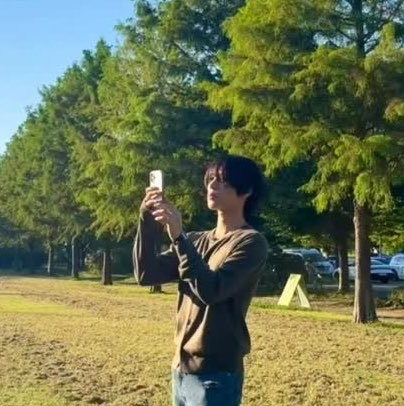 polarmilktea_'s tweet photo. #nooticing 📱 https://t.co/HcZkWX2e5I