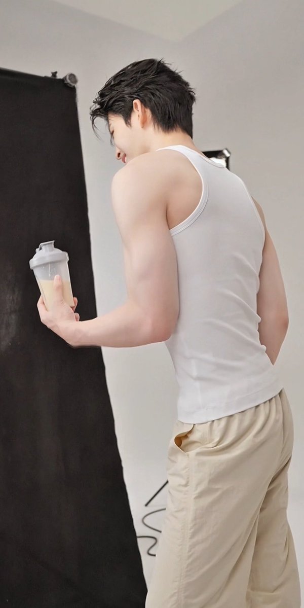 snowbluebu's tweet photo. พี่ณรา ของจริงครับ ㅠ ㅠ ㅠ ㅠ ㅠ ㅠ ㅠ ㅠ ㅠ ㅠ ㅠ ㅠ

#GiffarineFittmealXPond https://t.co/xfng929RGB