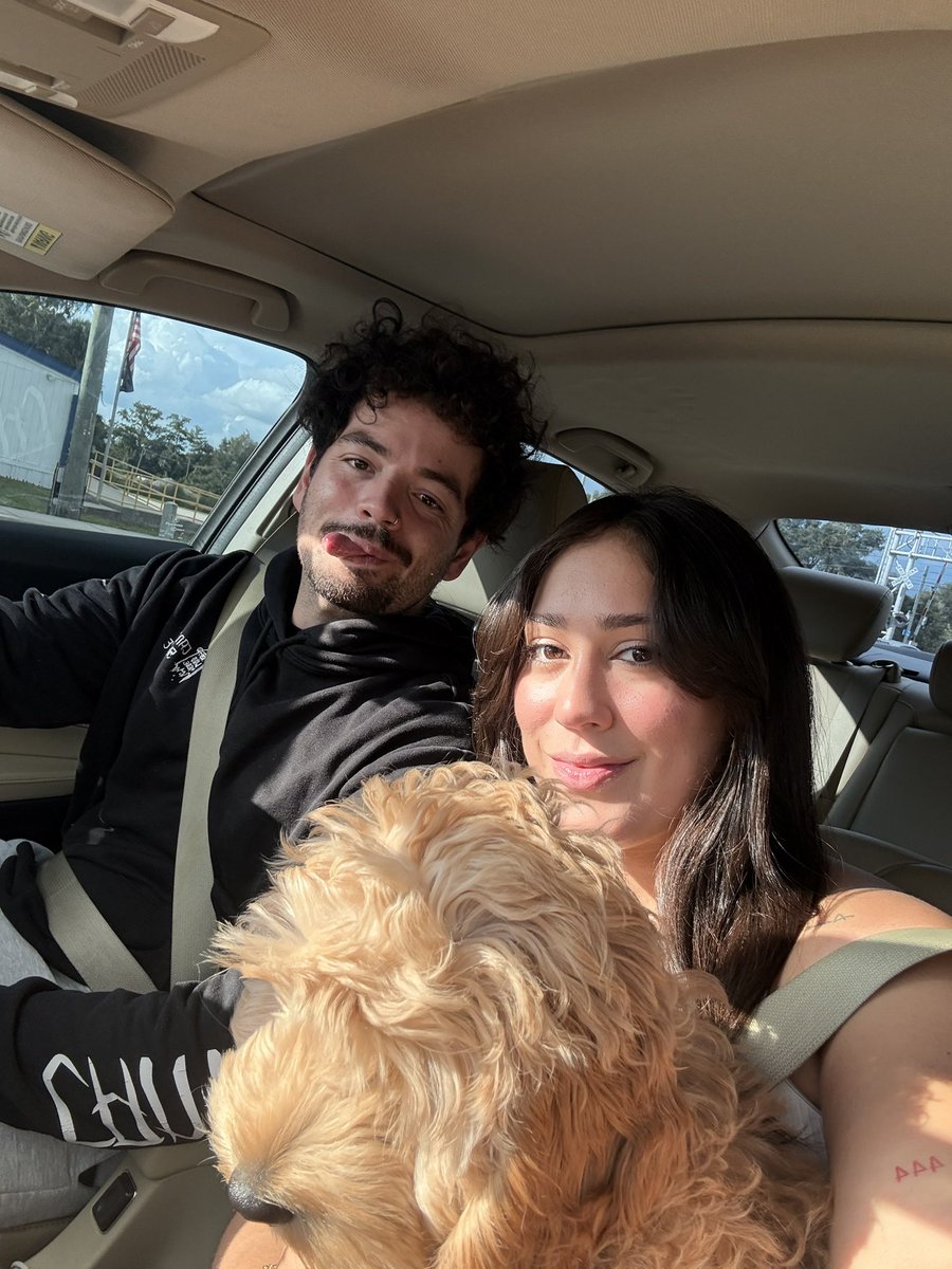 lacucu_'s tweet photo. my family 🫀 https://t.co/kt7R23Coq9