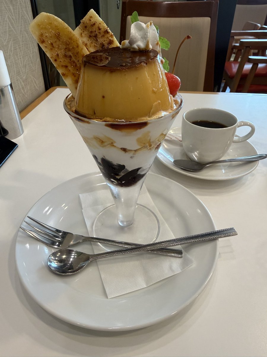 Mk32486836's tweet photo. 今日はソウトゥースの靴修理をしに町へ繰り出している
店員さん曰く「山登りには使わないで下さい」「濡れるのも接着剤に良くありません」
との事
家に飾っておけと？悪いがサバゲには使うよ？ https://t.co/ASpTvNU800