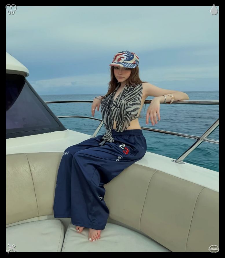 Apple916Kazu's tweet photo. 🥙Each and every process demonstrates our dedication to excellence, as we advance with assurance! Later in the day, she switched into a brighter outfit—a yellow crop top, blue high-waisted shorts, and white sneakers. To complete the playful summer feel, she wore a yellow headba https://t.co/GWVJATk1O4
