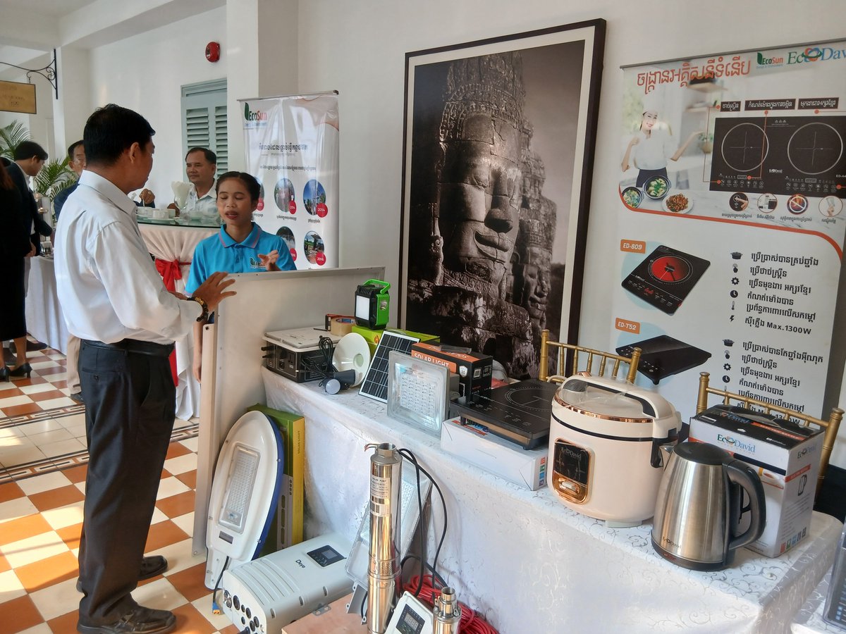 ecodavidcam's tweet photo. 🌱 ចង្រ្កានអគ្គីសនីទំនើប Ecodavid មានកិត្តិយសចូលរួមក្នុងព្រឹត្តិការណ៍ “ CleanEnergyWeek” រៀបចំដោយ EnergyLab! ⚡🌏

☎️ Tel / Telegram: 016 958 035
📲 Tel Channel: https://t.co/WOzZeaAjsO
📧 Email: ecosuncam@gmail.com https://t.co/hroINAItHy