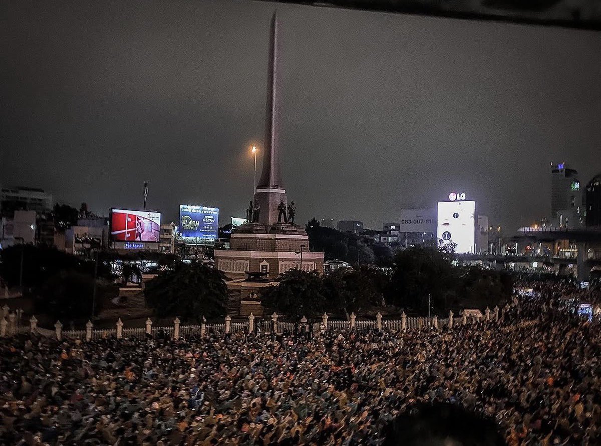 xooggix93's tweet photo. ตั้งแต่วันนั้นจนวันนี้ยังไม่เห็นมีไรเปลี่ยนเลย ประเทศไทยแม่งอีกกี่สิบปีมันจะดีขึ้นมั้ยวะ

#สั่งฟ้องสว #สั่งฟ้อง229 https://t.co/idlAV1RfAg