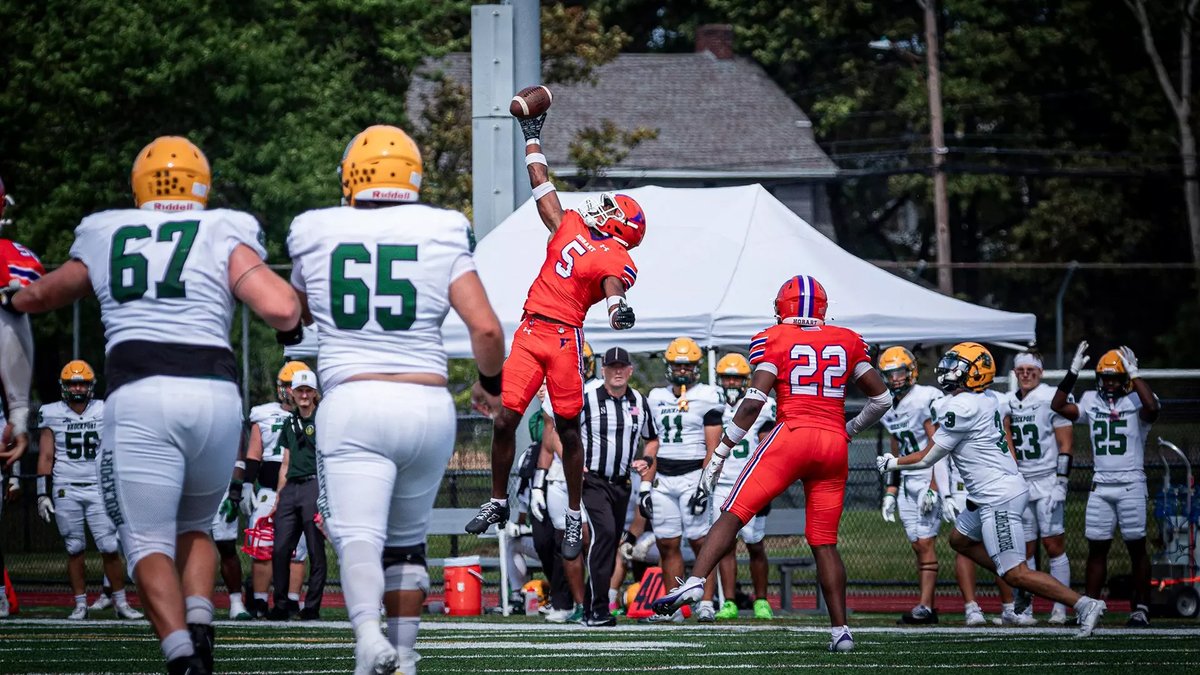 d3football's tweet photo. Our weekly honor roll is out! It's the D3football. com Team of the Week. https://t.co/stWKIOHQ8m #d3fb https://t.co/ySTmSxuB61