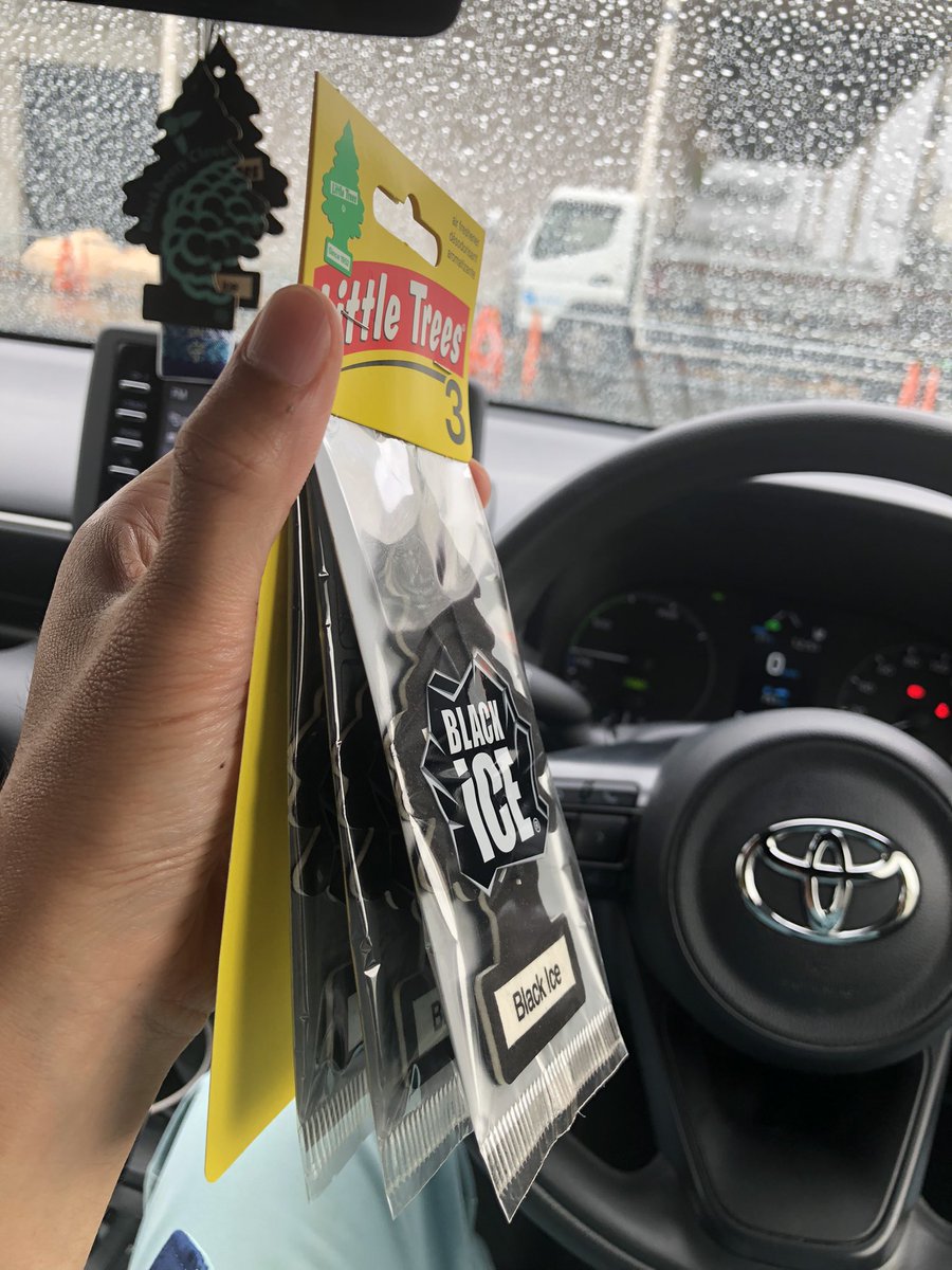buyashiii's tweet photo. 雨予報がずっと続くので致死量のフレッシュナーを吸引して士気を高める https://t.co/muCFQcP7Rg