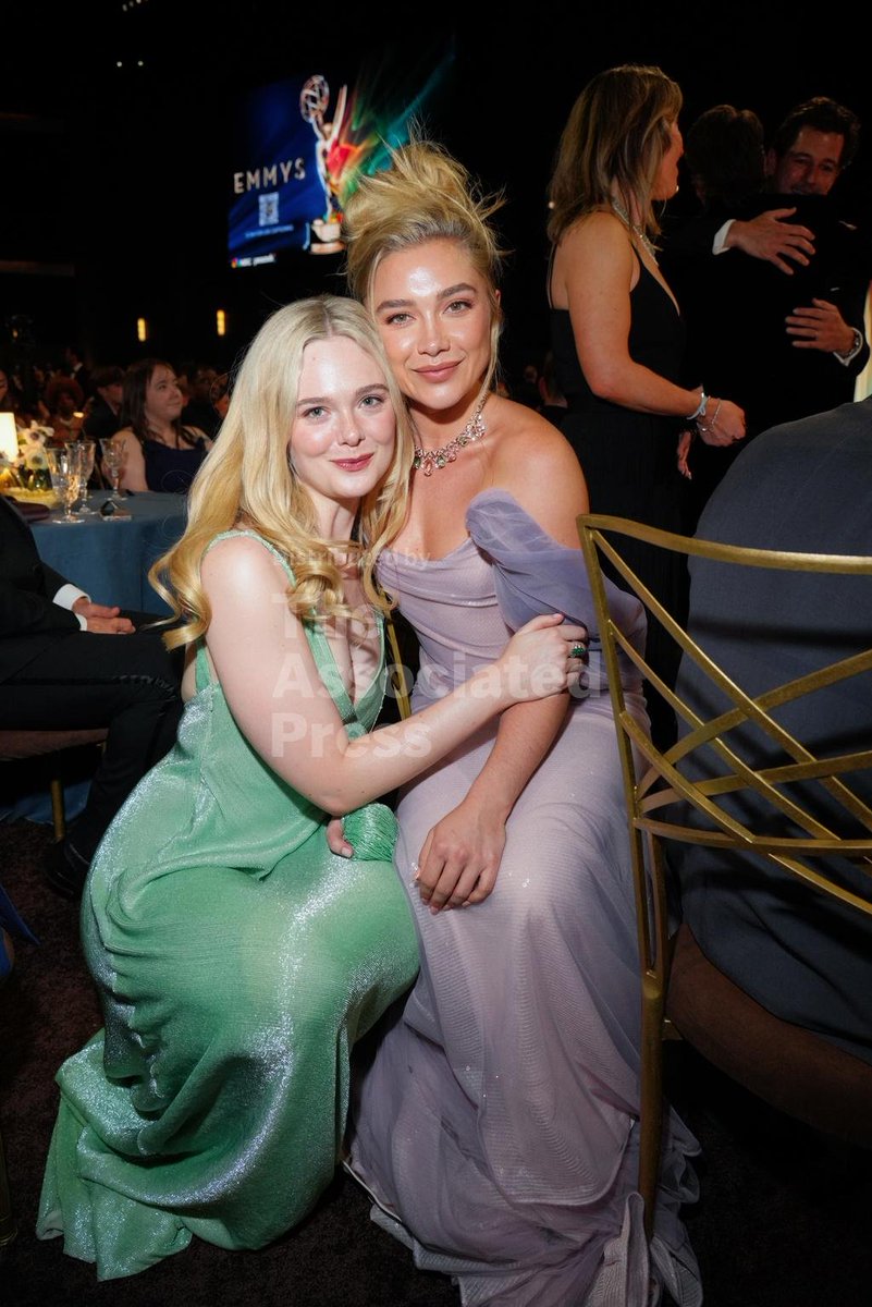 katebishopcore's tweet photo. Elle Fanning and Florence Pugh at the 78th Emmy Awards https://t.co/eYVskxrozl