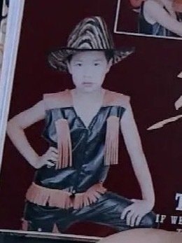 _sugarmeow's tweet photo. พี่ซ้อมแอ็คท่าพร้อมเป็นดาราตั้งแต่เด่ก 🤣🤣🤣 https://t.co/OcTcgYecuW