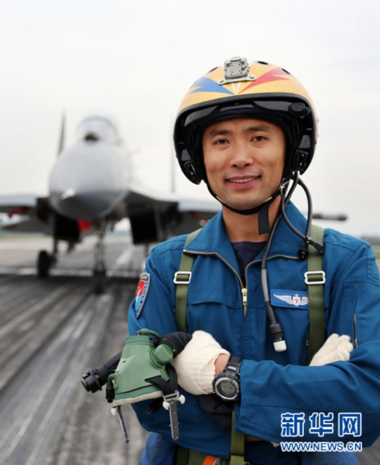 cnpoliwatch's tweet photo. 首位“80后”少将亮相：

9月14日，董军会见老挝防长。蒋佳冀（1981.06）出席，已晋升空军少将军衔。

蒋佳冀，空军特级飞行员，空军首位三夺“金头盔”的飞行员，获中国青年五四奖章、“改革先锋”称号。

排在中央军委国际合作办公室副主任张济宇后面，因此为副军级少将，职务最可能是空军参谋长助理。 https://t.co/cLfDvpSvyp