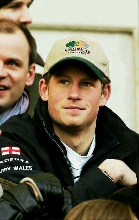 disarmedchild's tweet photo. Happy birthday 42nd birthday Prince Harry! https://t.co/olpc87Qjkb