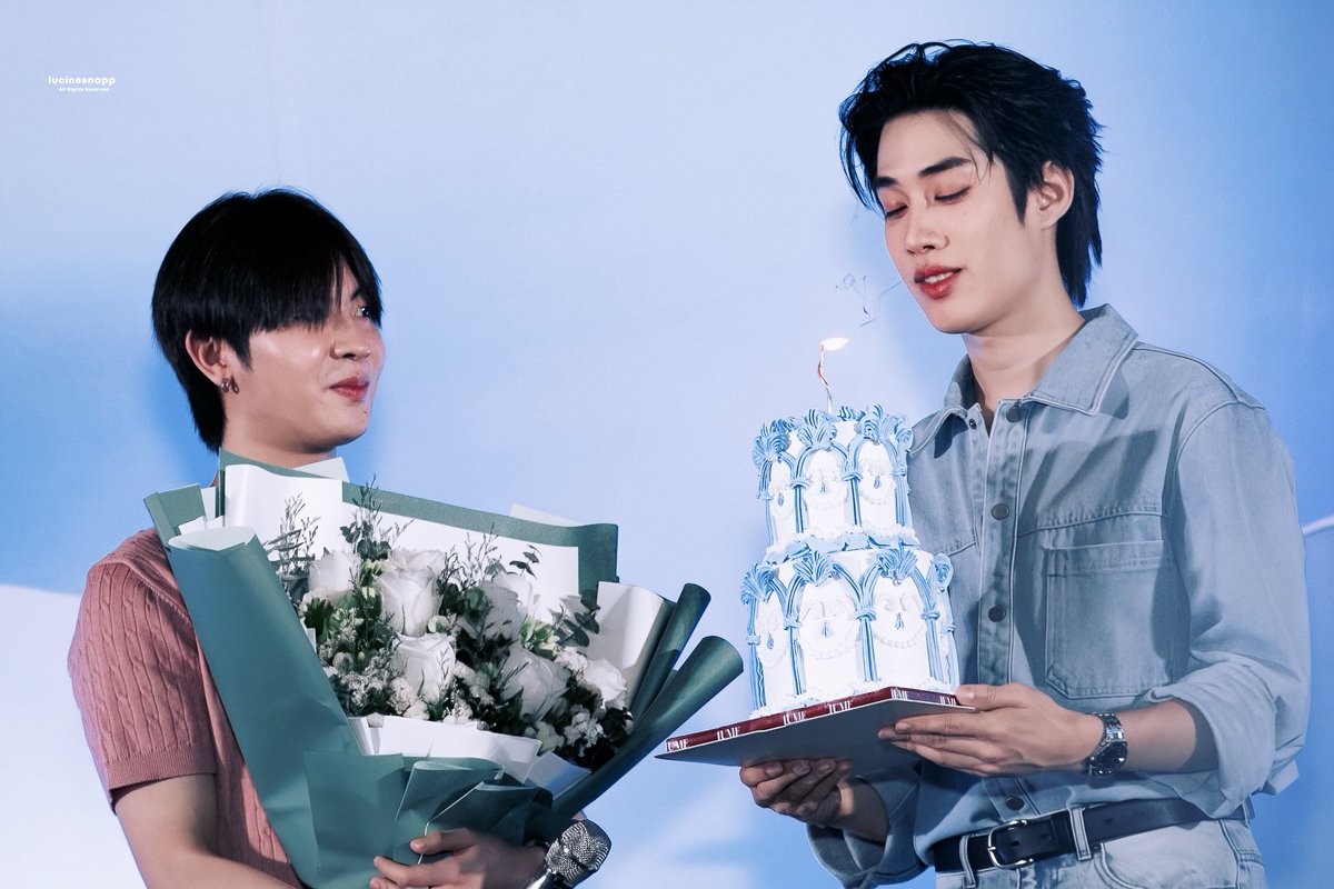lucinesnapp's tweet photo. ตอนมองพี่เขาหนูคิดอะไรอยู่น้อ 🥺

#28thHBDTLE
@TLE_mtm #TLE_mtm 
@firstone_wnk #Firstone 
#TleFirstone #เติ้ลเฟิร์สวัน https://t.co/YbnwdJSB4h