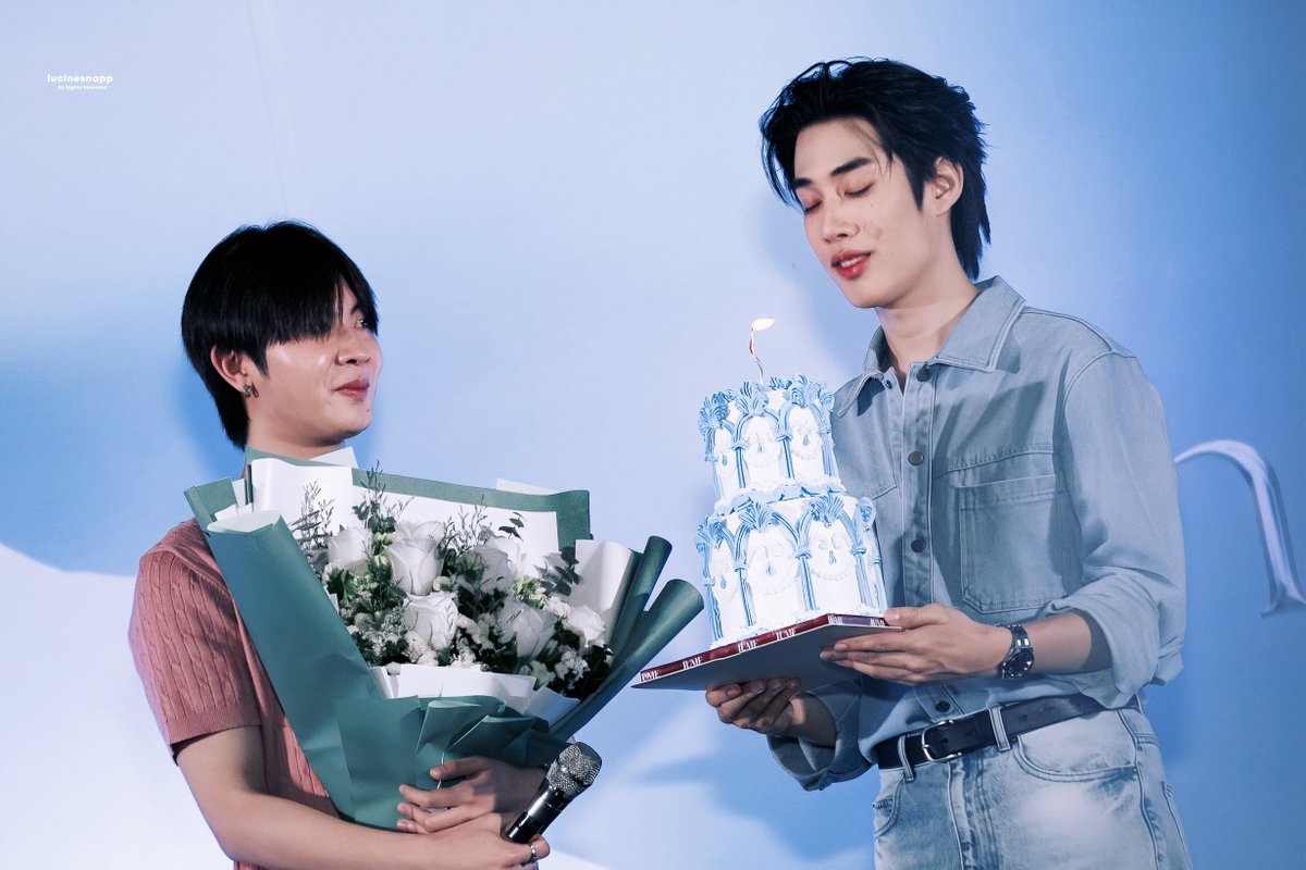 lucinesnapp's tweet photo. ตอนมองพี่เขาหนูคิดอะไรอยู่น้อ 🥺

#28thHBDTLE
@TLE_mtm #TLE_mtm 
@firstone_wnk #Firstone 
#TleFirstone #เติ้ลเฟิร์สวัน https://t.co/YbnwdJSB4h
