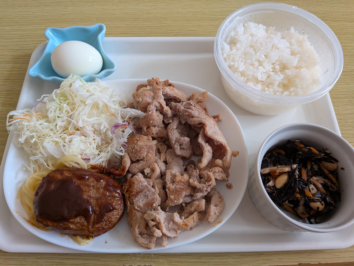P31547736's tweet photo. 高三男子、料理センス皆無 https://t.co/TotfItAoa0