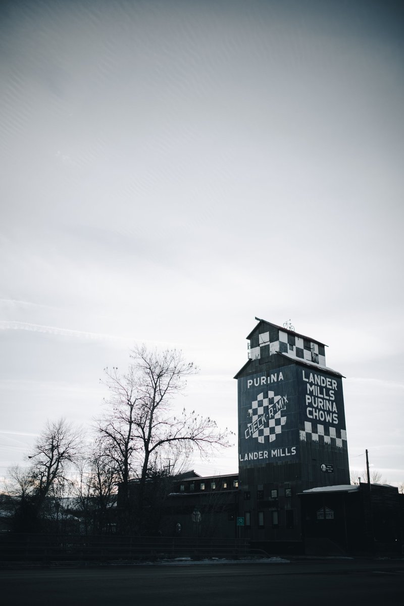 WindRiverWY's tweet photo. Welcome to Lander, one of those Wyoming towns that makes you want to stay awhile. Grab a coffee downtown, explore the local shops, hit the trails or head into the Wind River Mountains for a little adventure.

Photo: Brady McLean https://t.co/usrBOiaeNo