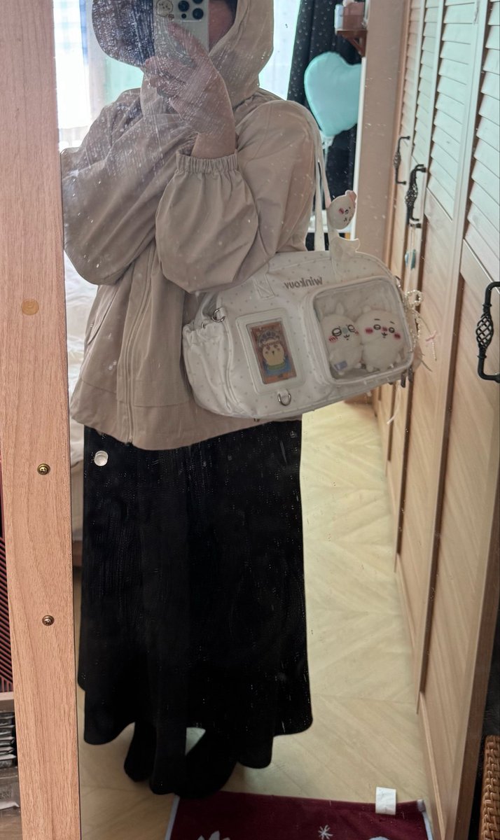 cicicicizi's tweet photo. 이타백 넘뮤 맘에들어 . . 사이즈도 생각보다 크고 .. 나는 덕질에 부끄러움이없(?)어서 출근가방으로도 괜찮을것같단 생각이 듬..^^… 

타오바오에서 팜 .. 일주일 안걸린듯 https://t.co/K724qrSz6m