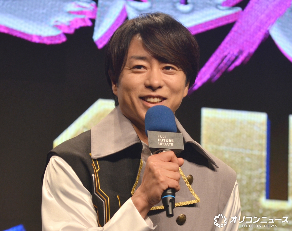 oricon's tweet photo. 櫻井翔、きょう嵐結成日「いい一日ですね」
フジ改編会見に“コンテンツ担当者”として登壇
https://t.co/D3stuYOsaw
⠀
司会の伊藤利尋アナとトークを展開。「伊藤さんと長くゲームをやってきたフジテレビでお話ができるっていうのはいい一日ですね」。生放送中の『ぽかぽか』にもサプライズ生出演した https://t.co/CF00TQCysg
