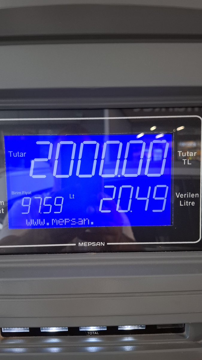 migoizm's tweet photo. Bokunda boğulmak dedikleri şey tam olarak bu olsa gerek ;) Motorin 97 lira. Ülkede tek dert Kürtler ve Amedspor. https://t.co/IJ4zX2xxRR