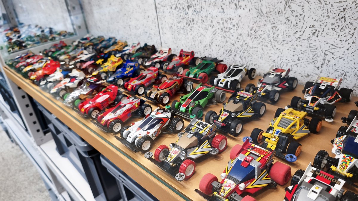 mini4wd's tweet photo. 【#ミニ四駆 イベント】
レーサーミニ四駆40周年🏁当時のマシンや改造マシン、『ダッシュ！四駆郎』のイラストなど、レーサーミニ四駆の歴史を感じられる特別展示を #tamiya_tokyo で開催！

ぜひ会場でお楽しみください😆 https://t.co/S8BUCkix2i