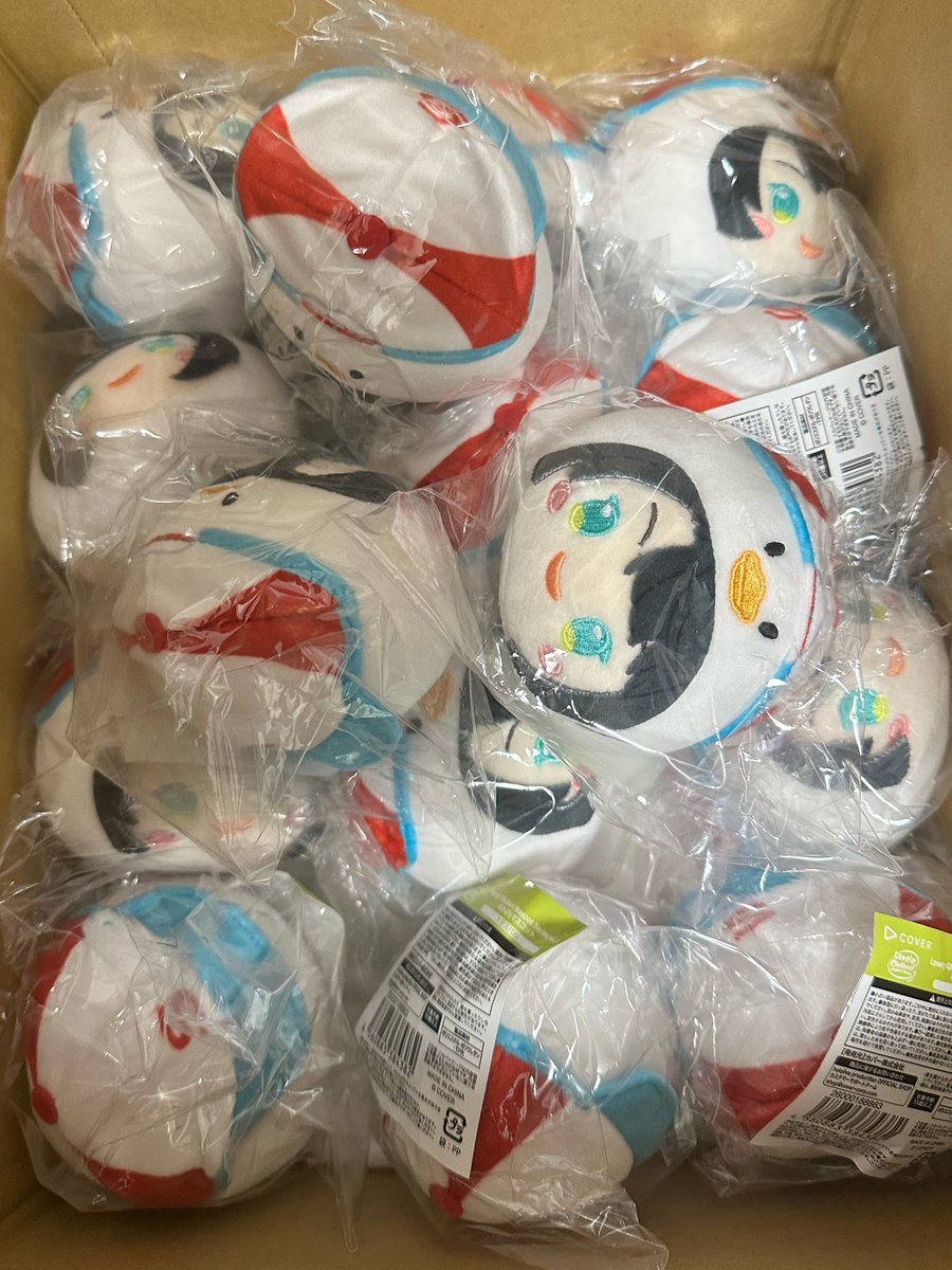 satuki_skk's tweet photo. ダンボールあけたらちいさきいのち大量発生してて𝑽‌𝒆𝐫𝐲 𝒄𝒖𝒕𝒆... https://t.co/T7HOla0gDe