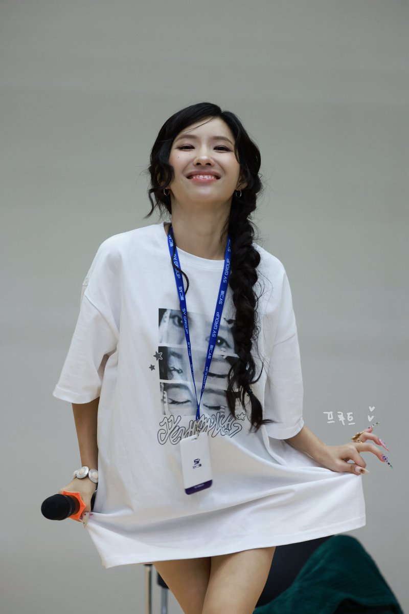 fruit_SOPP's tweet photo. 2609012   MBC Mini Fanmeeting

소연이와 네버버의 케미 앞에서는
작은 도전쯤 아무것도 아니야.💫
케미력 LEVEL UP!✨

#소연 #SOYEON  
#아이들 #idle  
#끝내주는인생  
#퇴사할게여 https://t.co/CAQ2mTR1yq