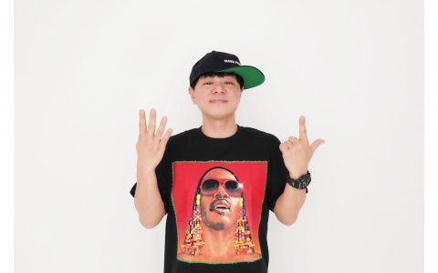 jwave813fm's tweet photo. 【9/21の番組イベント出演 #djtashi が登場!】
21時からは #DJTARO
『GARAGE COLLECTIVE』
レジェンドDJ、DJ Ta-Shiさんが登場!🧢
スポーツシーンとDJの親和性、音をコントロールできるDJの利点などをテーマにDJ TAROとガレージトーク!
🎧https://t.co/7cnkIwbtlZ
#jwave
@DJTaShi https://t.co/RaGLAbN4jq