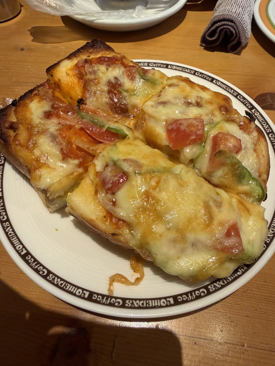 eohnishipaka917's tweet photo. コメダで腹パン https://t.co/VbCSanbdCj