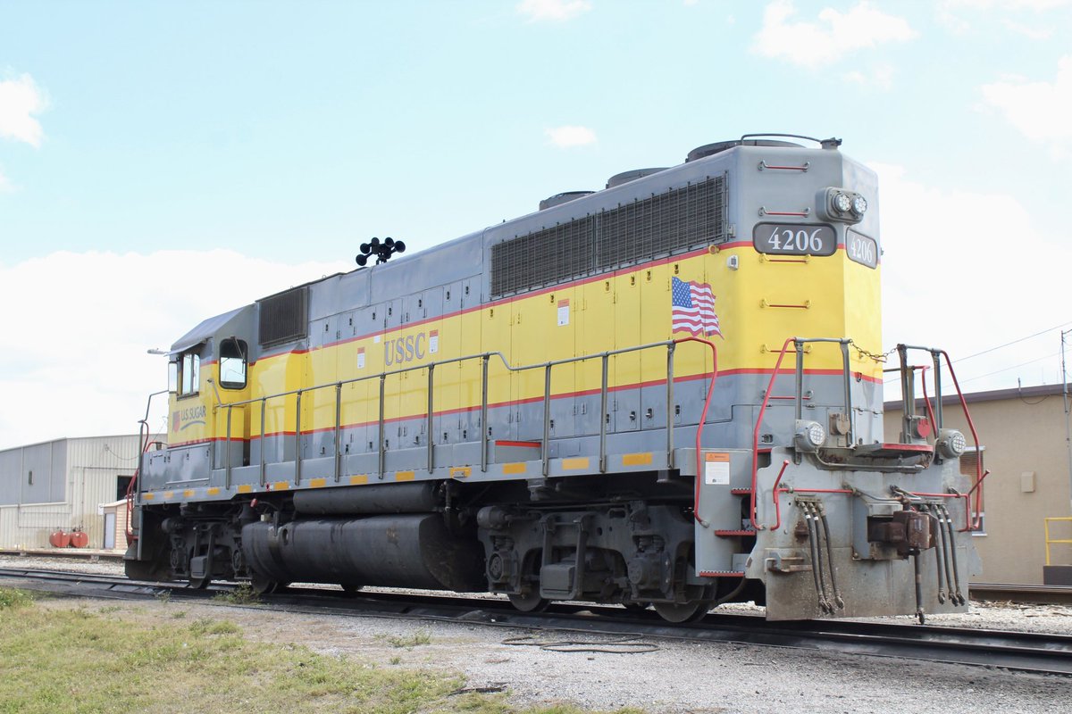 tommy4trains's tweet photo. U.S. Sugar GP40-2 #4206 at the South Central Florida Express Yard in Clewiston, Florida.
#railway #railroad #train #trainspotter #railfan #trainphotography #railroadphotography #railwayphotography #ussugar #southcentralfloridaexpress #locomotive #clewiston #florida https://t.co/rzoP6SxaKX