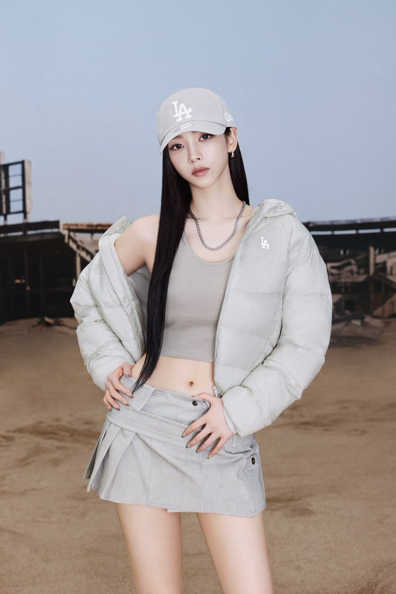 slist2015's tweet photo. 에스파 카리나, MLB 26FW 캠페인 '뉴 커브' 공개

#카리나 #에스파 #aespa 
#에스파카리나 
#KARINAXMLB
#카리나XMLB
@aespa_official
#MLB
#KARINA
 ⬇관련기사⬇ 
https://t.co/EjcFWeprH2 https://t.co/SadVA6Px8W