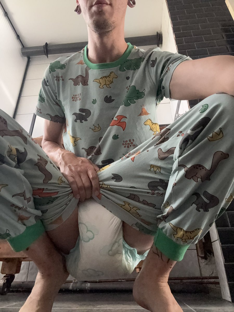 NPuppyplay's tweet photo. Ready for shower ! And that is non-negotiable. 😰🫣

Pajamas : @nightyknights99 https://t.co/JRjkJLKNUK