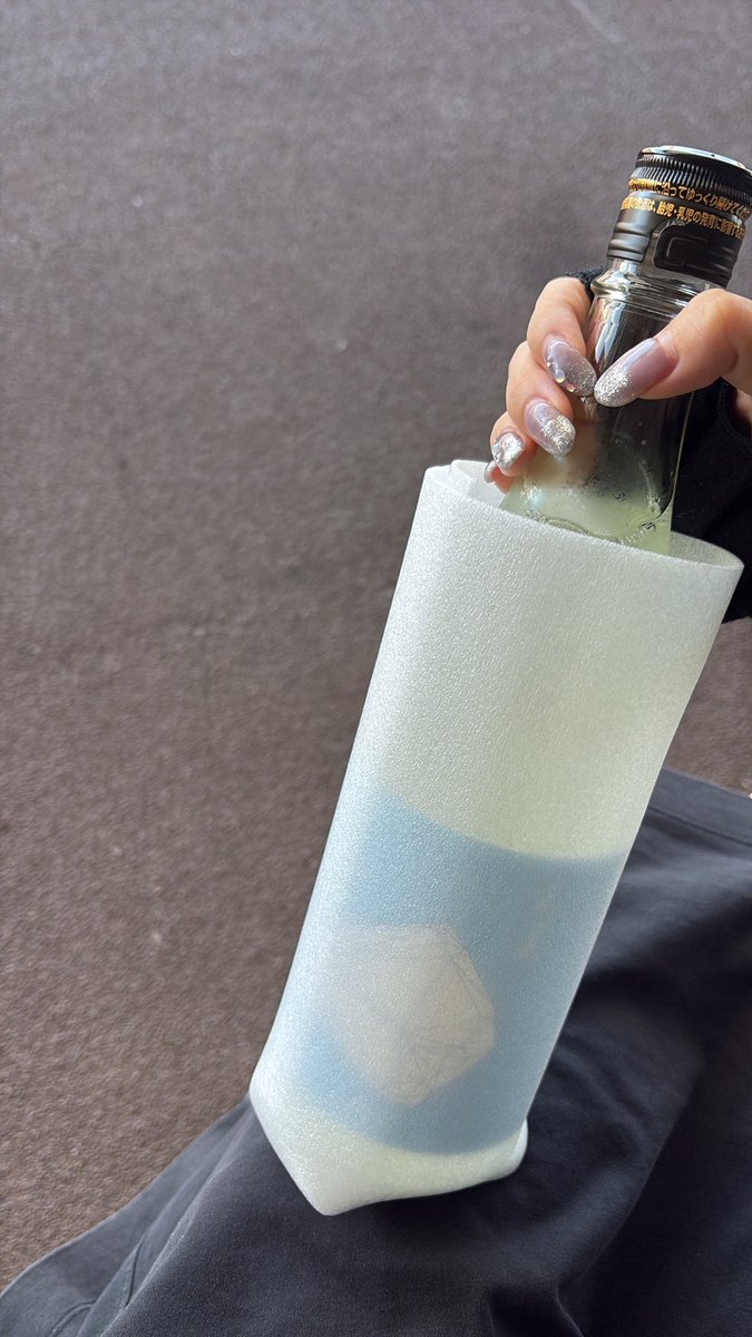 __mnmnk's tweet photo. チャンピオン・サケの天美の期間限定のやつ仕入れてきた、帰ってから飲むの楽しみ https://t.co/N2DR7PzNcm