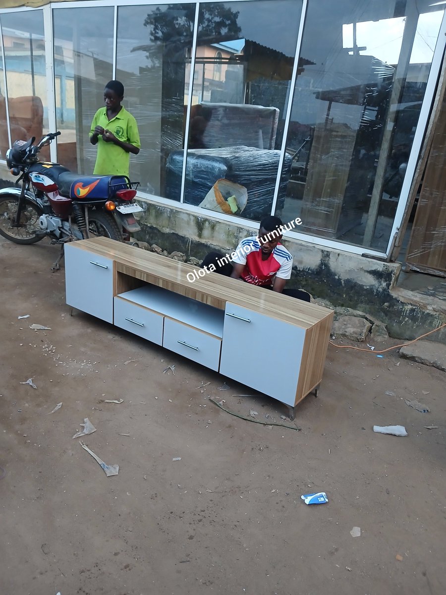 Olota48's tweet photo. Sofa 360k
TV stand 130k
Wardrobe 160k
Bed frame 4.5/6 180k

location ikotun lagos https://t.co/KEaNi73wFz