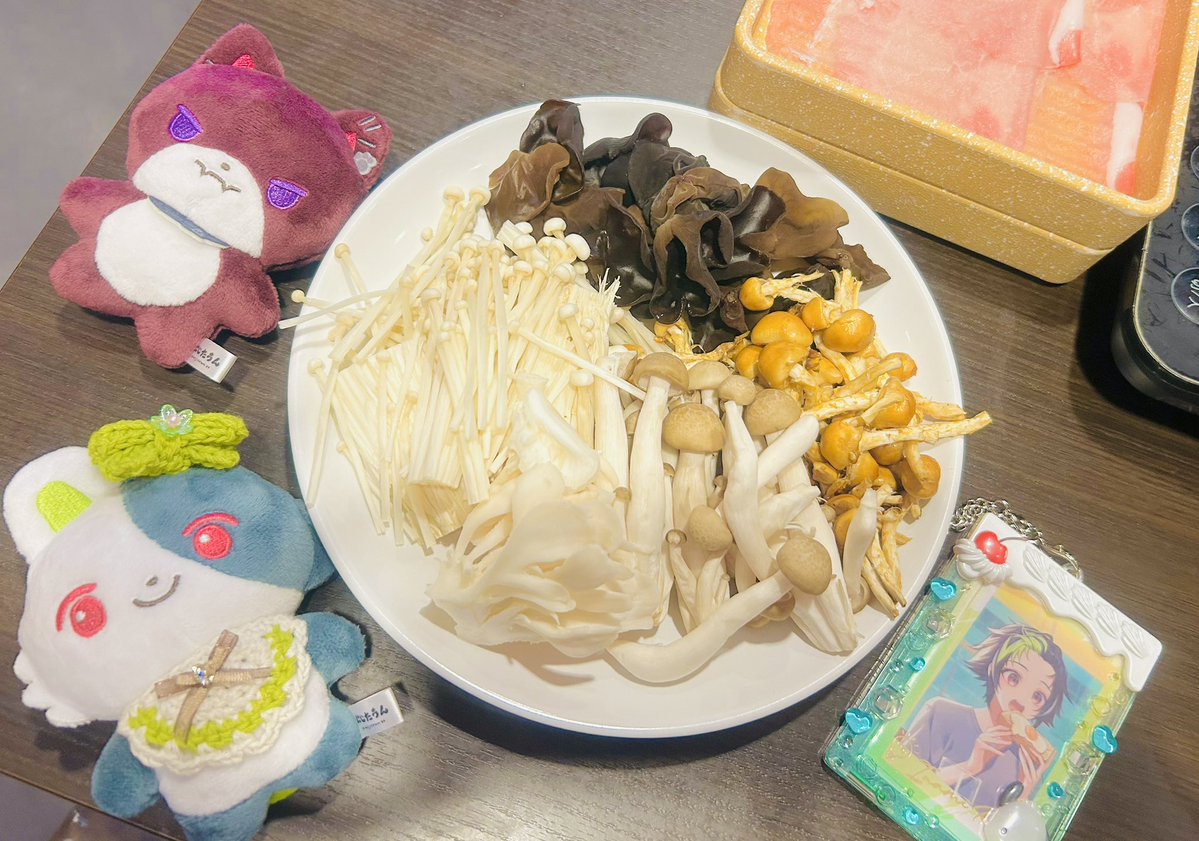 17pitomi3's tweet photo. みそたうん、友達の𝐁𝐈𝐆な男としゃぶ葉だよ( ᵔ⤙ᵔ )きのこフェアでもりもりきのこだよ🍄 https://t.co/bxGHDuFz1h
