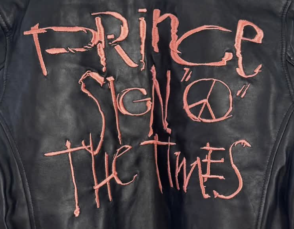 artdirectionk's tweet photo. Happy Purple Tuesday ๐ #Prince4Ever โฎ๏ธ #TimelessPrince https://t.co/xKzisZ2i2h