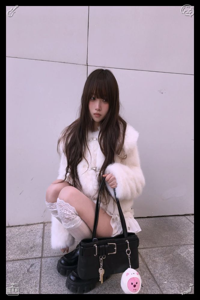 S_BOC_DEBU's tweet photo. 💣Zucchini and tomatoes — a girls' book. She would lead him on leisurely strolls through the neighborhood, toss a ball for him to chase in the backyard, and snuggle beside him on the sofa, sharing stories of her day, her aspirations, and her fears. https://t.co/jJCC12V0pf