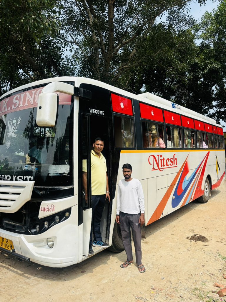 mithilesh26ps's tweet photo. मिशन स्वस्थ दृष्टि के दूसरे चरण के अभियान में सभी 97 सम्मानित मरीज़ो को दो बसों द्वारा सकुशल शिविर स्थल कोपा पतरही जौनपुर से चित्रकूट सद्गुरु नेत्र चिकित्सालय पहुंचाया गया । https://t.co/pOj9PyKLZb