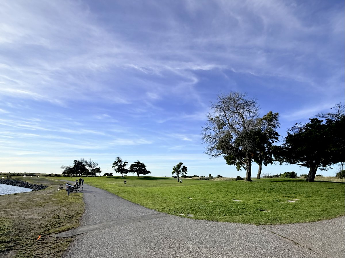 techbubble's tweet photo. Shoreline Park. No dogs or drones allowed. https://t.co/2Lcg81ohTk