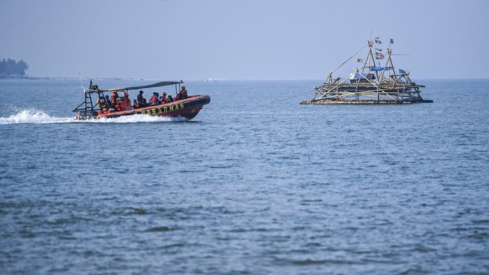 officialbitv's tweet photo. Belum Ketemu Operasi SAR 5 Jurnalis dan Kru Speedboat yang Hilang di Selat Sunda Resmi Diperpanjang 3 Hari
Baca Berita Selengkapnya di Bawah!!👇👇
https://t.co/BVJbvegy3o
#JurnalisHilang #JurnalisAnakKrakatau #TimSAR #OperasiSAR #SelatSunda #GunungAnakKrakatau #BitvOnline https://t.co/nBf7uH9ZC2