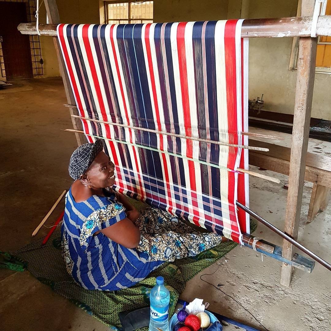 Omalicha1n's tweet photo. @adenlevicky @theigbogoddess You people always want to claim everything. YORUGBAS DID NOT CREATE STRIPPED CLOTHES! Igbo women weave striped clothes https://t.co/7qzJQJUc8S