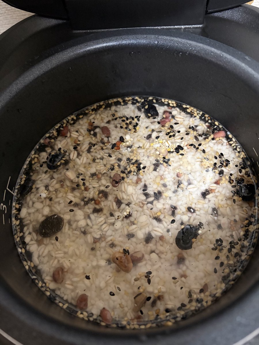 tomm_work's tweet photo. わぁ…やったわ
炊飯スイッチ押すの忘れとるやん😭
カレーだけど、素麺でも茹でる？😇 https://t.co/mUZOyJEUJN
