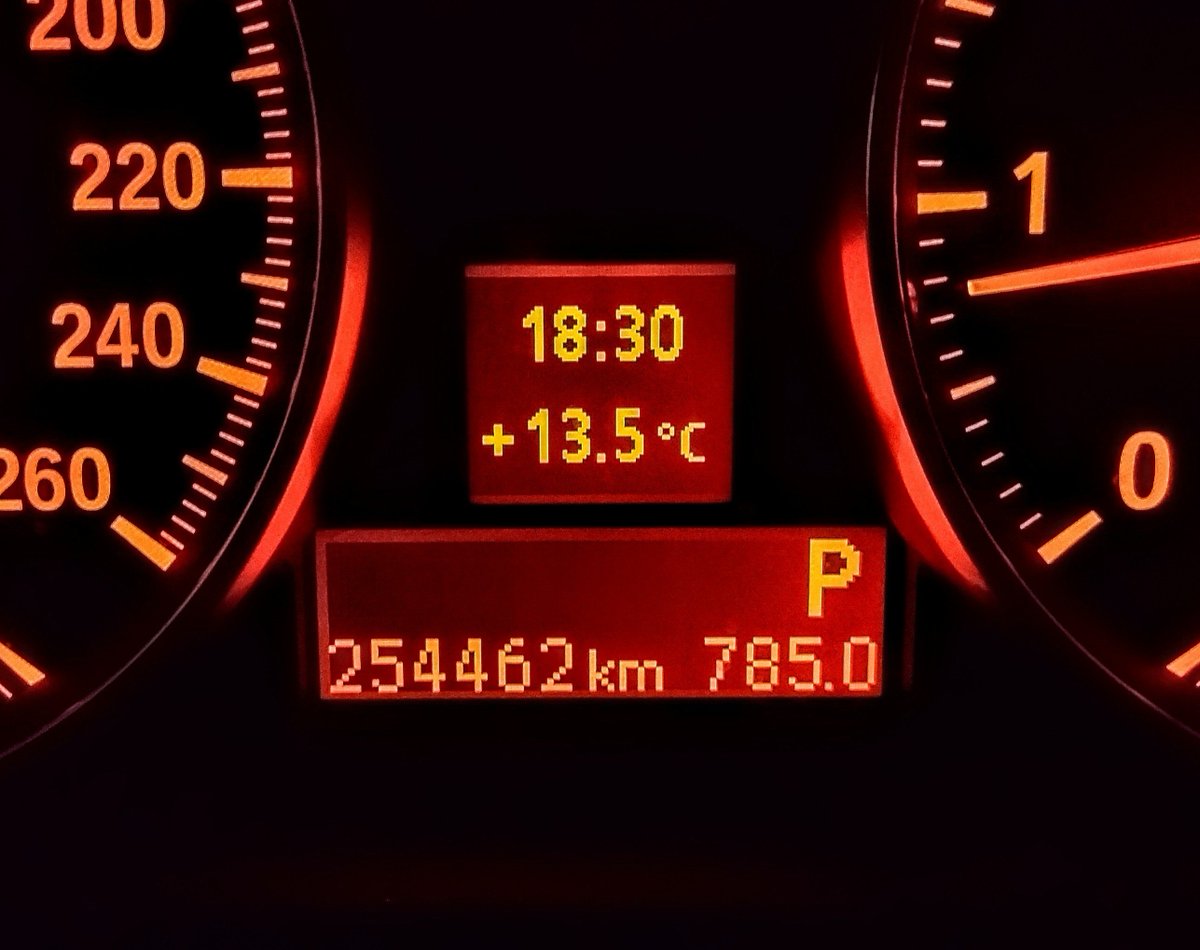 HIRO_BMW's tweet photo. 外気温計逝った
10℃くらい低く表示される https://t.co/OOstShVX0V