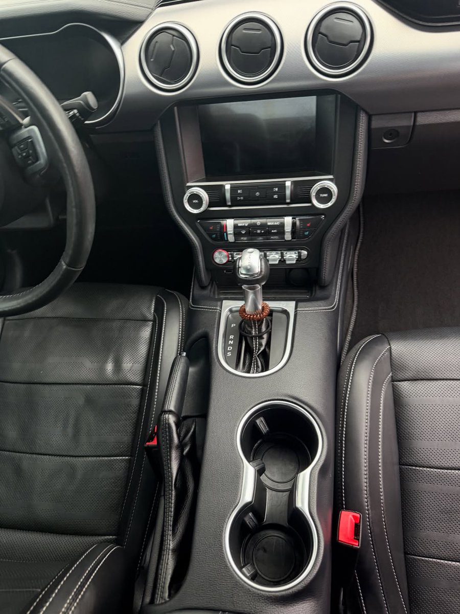 rebecnelso46166's tweet photo. Built to perform. Kept spotless. 5. 0 interior reset. @slickhtx_autodetail 
Clean interior. Houston mobile detailing. https://t.co/kLhpRRxVIJ