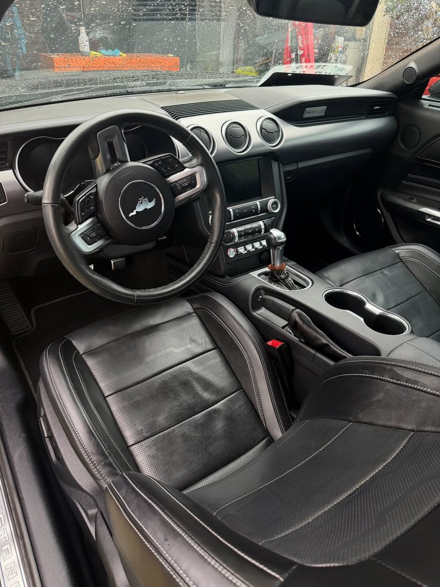 rebecnelso46166's tweet photo. Built to perform. Kept spotless. 5. 0 interior reset. @slickhtx_autodetail 
Clean interior. Houston mobile detailing. https://t.co/kLhpRRxVIJ