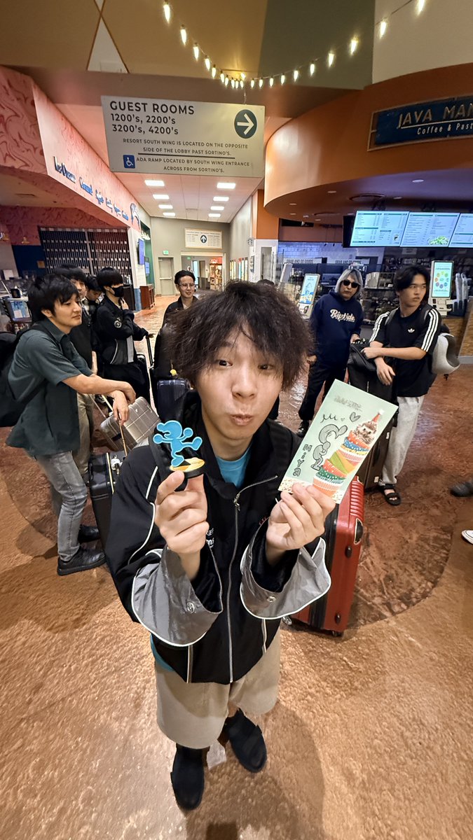 manmamiya13's tweet photo. 私事ですが、9月14日で22歳になりました！🎂

この1年は私生活と仕事、そしてSNS活動を両立していくことの難しさを特に感じた1年でした。
SNS活動では新しいことに挑戦したり、生活環境が大きく変わったりと、いろいろな変化が重なって自分の心や体が環境の変化についていかず、体調やメンタルを崩してしまうことも何度かありました。

その度に周りの方やファンの皆さんにご心配やご迷惑をおかけしてしまいましたが、それ以上にたくさんの励ましや温かい言葉をいただきました。
そのおかげで少しずつ自分の生活を立て直し、スマブラに集中できる環境も作れるようになってきたと思います。

後期には大会で優勝できたり、トーナメントでも安定して勝てる場面が増えたりと、少しずつですが成長を実感できるようになりました！

まだまだメンタルも不安定になってしまう日もありますが、焦らず自分のペースでこのまま頑張っていきたいと思います。

配信でも話したように、今年は来年の勝利と念願のルミランク1位を目指してゲッチを中心に、他のキャラも含めていろいろな戦い方や対策を身につけながら挑戦していきたいと思います。
これからも応援していただけると嬉しいです！🔥

そして疲れているので😭少しですが誕生日配信もします！
一緒にお祝いしてもらえたら嬉しいです🎉
ぜひ遊びに来てください。