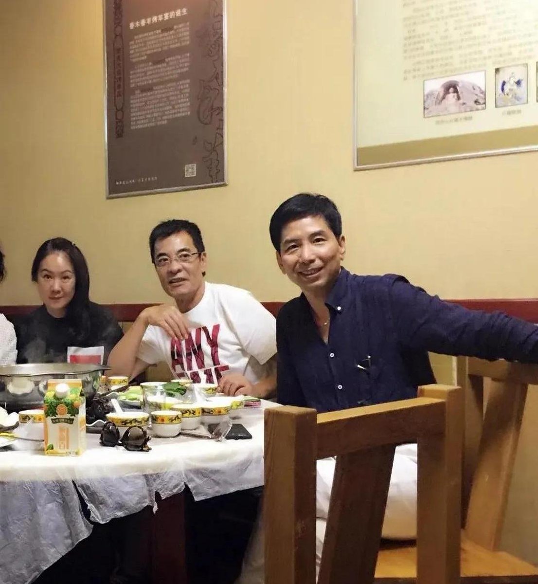 elmio014265's tweet photo. Nothing beats a random catch-up with old mates—laughs louder, stories older, and drinks sweeter than ever. Grateful for this crew!， https://t.co/dFBtZ0lxgn