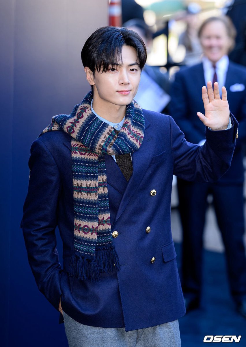 Dstoryas's tweet photo. JAY DEFINES TIMELESS STYLE 
#JAYxPoloRalphLauren 
#ENHYPEN_JAY #JAY
@ENHYPEN @RalphLauren https://t.co/bY0VGAFvQK