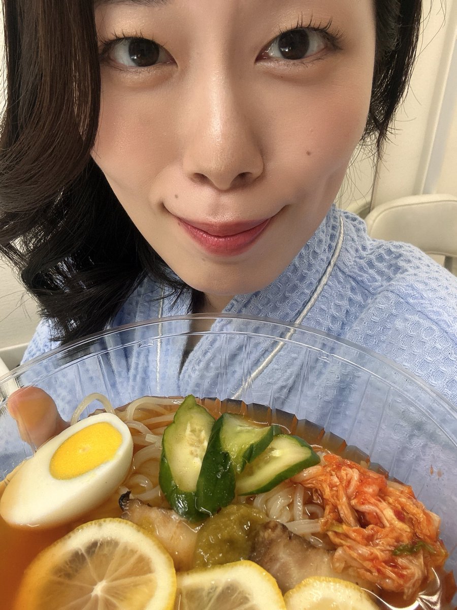 sumikawamihana's tweet photo. 冷麺食べた😋 https://t.co/wgj1szCoPF