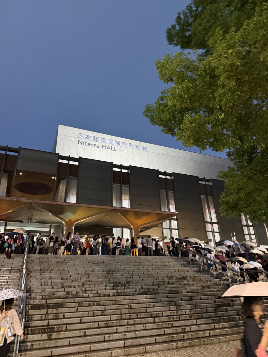 akko36's tweet photo. 名古屋！
ゴールデンボンバーのファンクラブツアー楽しんでくるー！！😆✨ https://t.co/yKkboYURn2