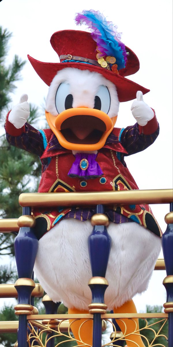 ASK27A's tweet photo. フレンジー撮って出しのドナルド
フレンジーのスニークなんとか持ち堪えて良かった〜！！😭ウドチャドナちゃんのおかげで雨男回避
ドナちゃんべりべりきゅ〜と♡ https://t.co/m6A2gQw0cX